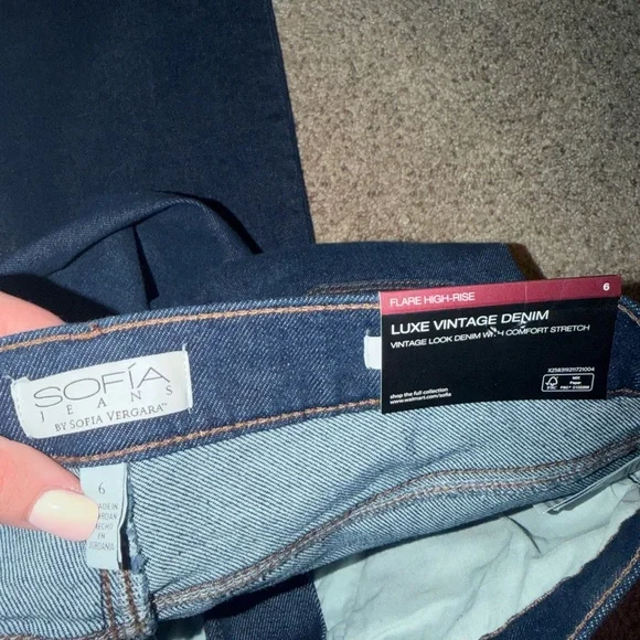 Sofia by Sofia Vergara Wide Leg Jeans - Picture 2 of 4